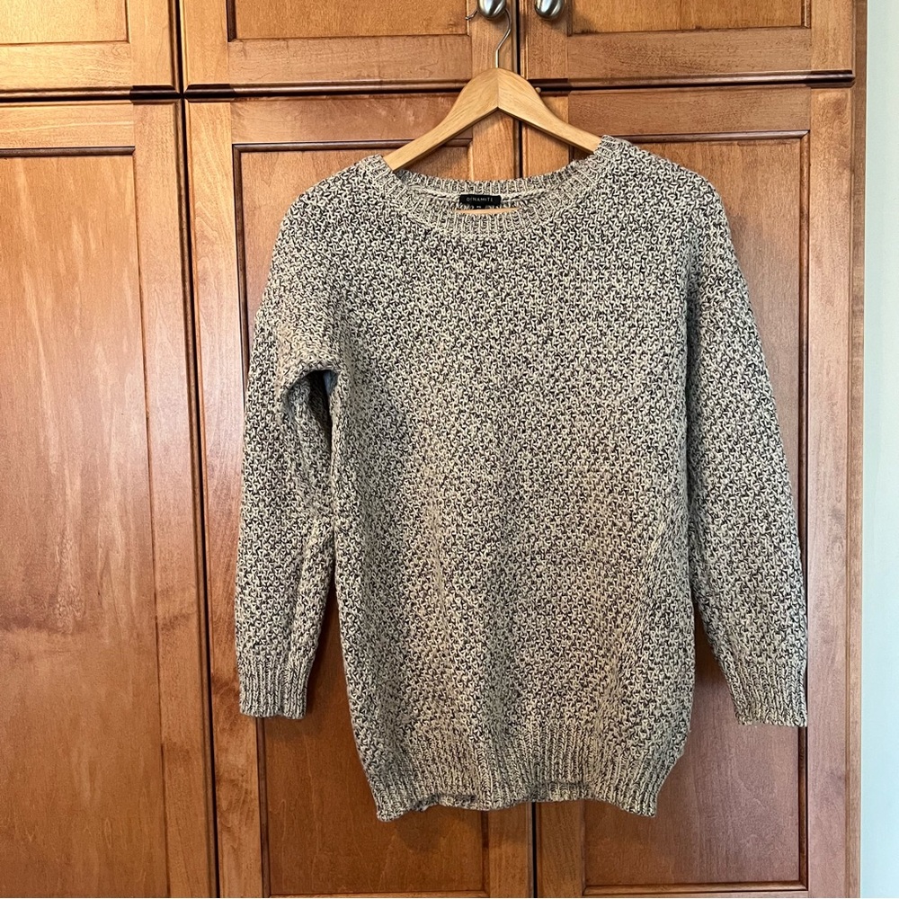 Dynamite Sweater - Picture 2 of 10